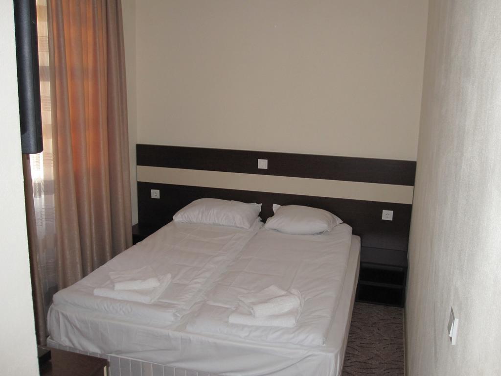 Hotel Deyanira Gorno Dryanovo Habitación foto