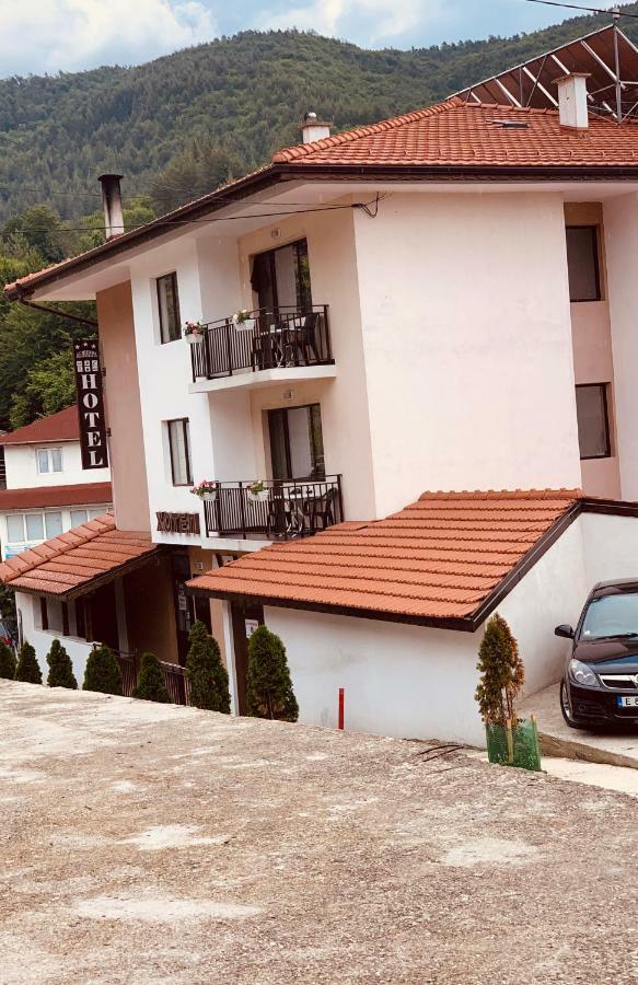 Hotel Deyanira Gorno Dryanovo Exterior foto